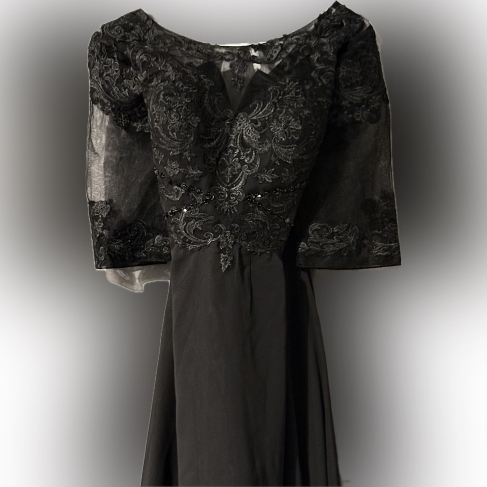 Elegant Black High Low Size 12 Lace Beading Short Sleeved Formal Dress EventWear